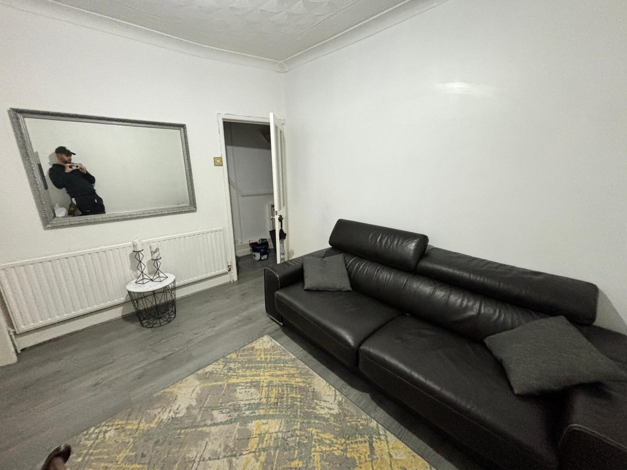 Entire 3 Bedroom House- Free Parking ลิเวอร์พูล ภายนอก รูปภาพ